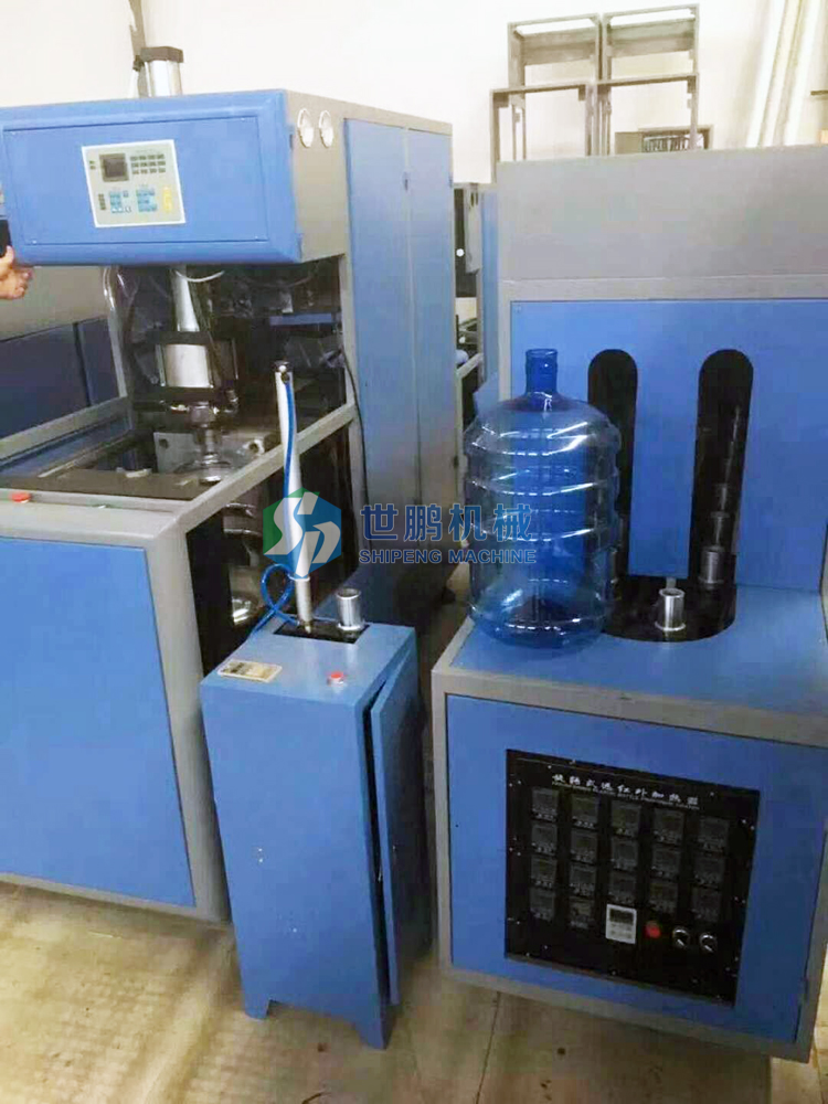 吹瓶機(jī)